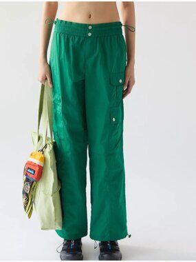Urban Outfitters BDG Jemma Nylon Cargo Parachute Pants Y2k Streetwear Size M
